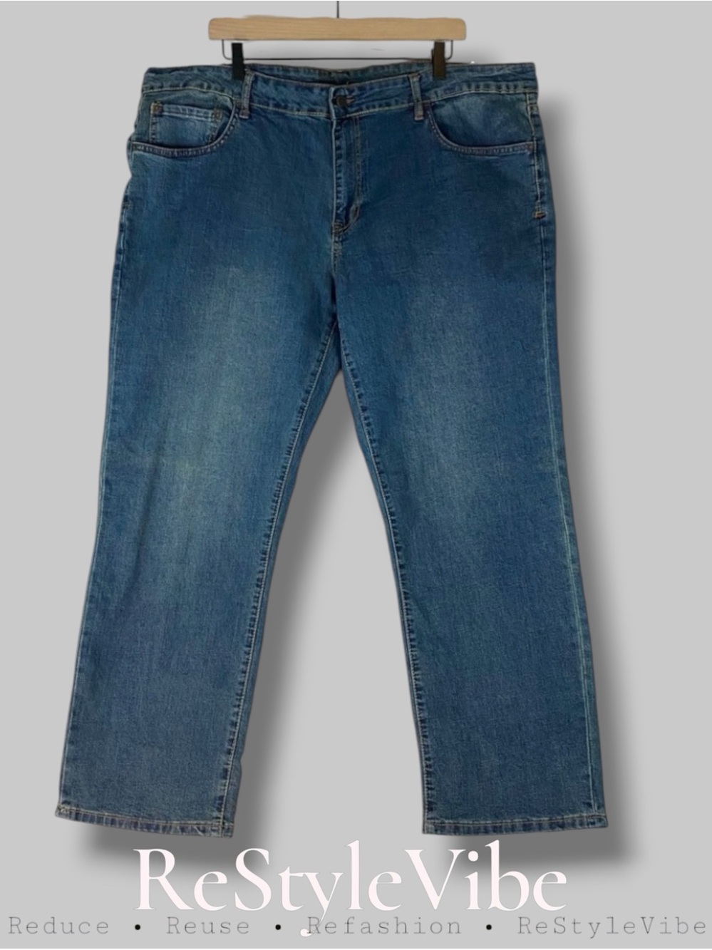 IZOD Men’s Size 40x30 Denim Jeans Straight Fit Comfort Stretch Style NEW NWT